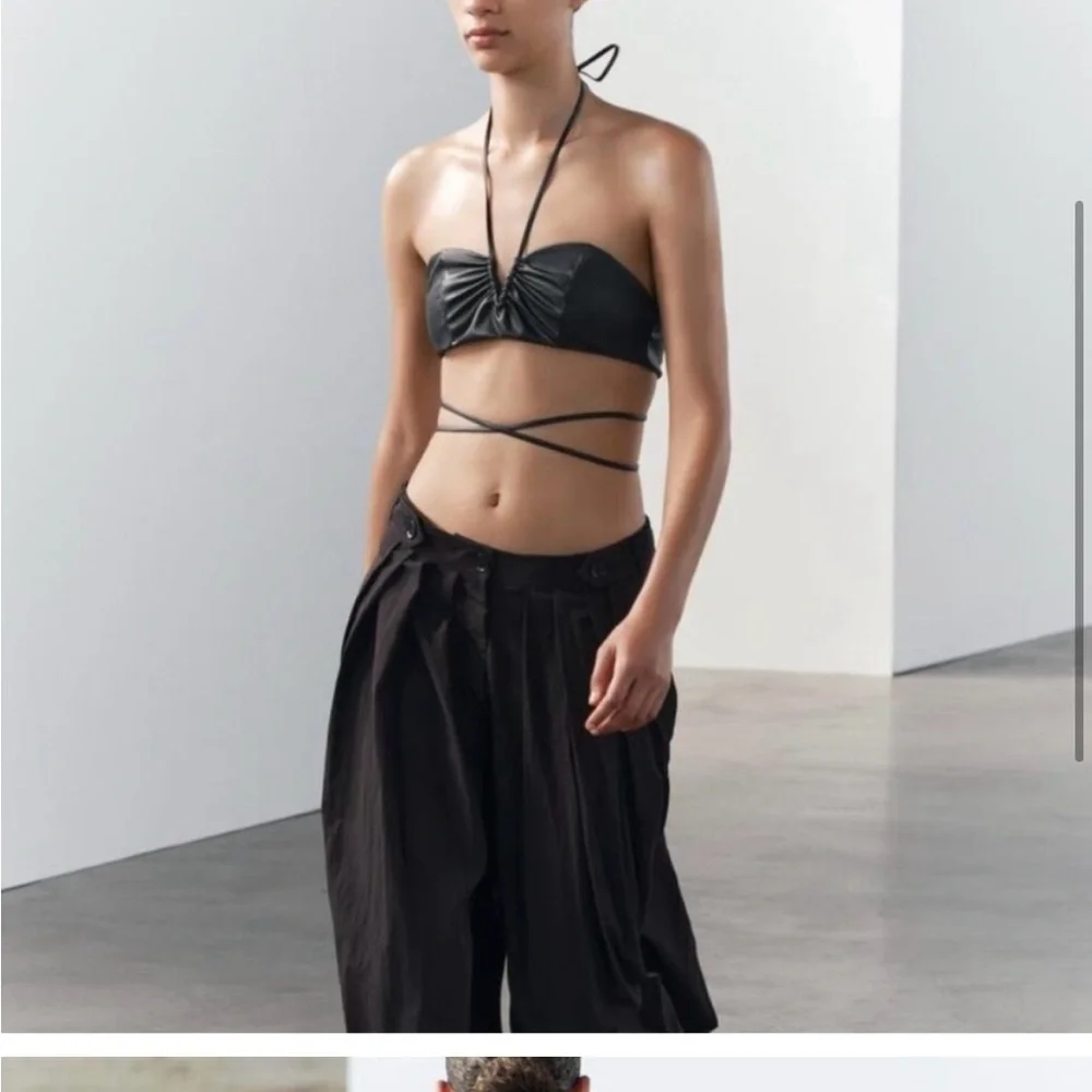TREND ZARA NWT Faux Leather Strappy
Top Size size M
🚨FIRM PRICE - Picture 7 of 11